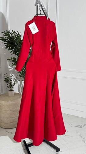 فستان كلاسيكي بتصميم معطف لون احمر