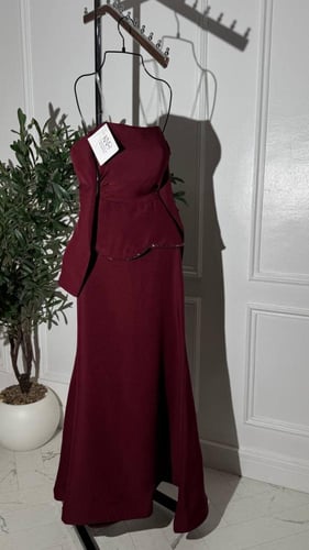 فستان عودي باربي مزين بتطريز فاخر يدوي