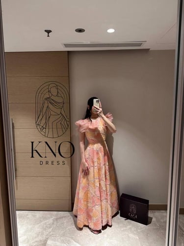 فستان سهرة طويل من التل الملوّن بأكمام أورجنزا أني...