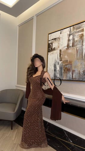 فستان سهرة جورجيت بني مبطن بالكامل