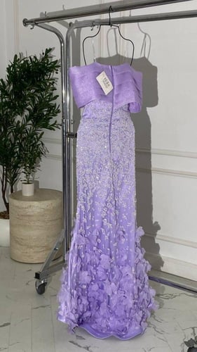 فستان اسماء