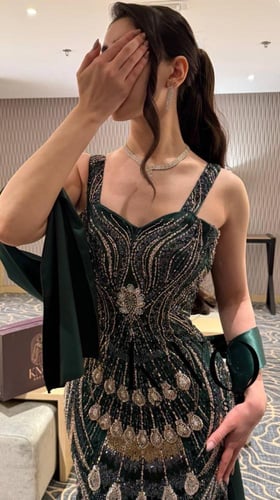 فستان بخامة خرز شك فاخر وخاص مبطن بتفته أنيقة