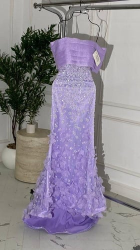 فستان اسماء