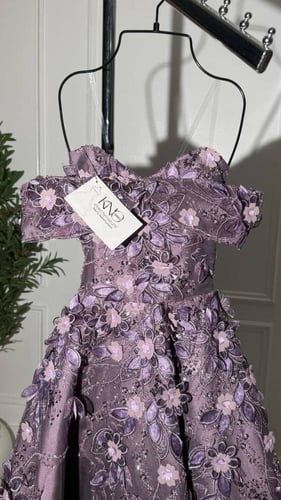 فستان سهره بنفسجي ميكادو مع ورود اوف شوردر