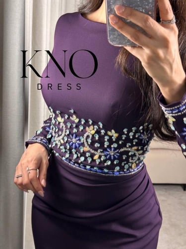 فستان بنفسجي بتطريز ملون انيق