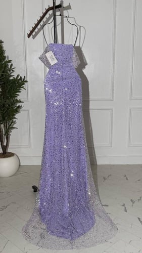 فستان سهرة موف طويل بقصة ضيقة وتطريز لامع لإطلالة...