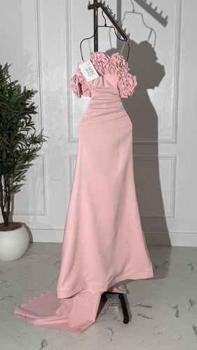 فستان سهره لحمي باربي مع ورود و ذيل