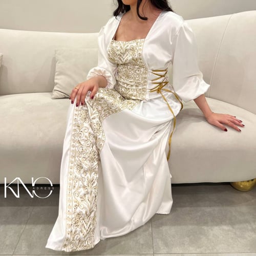 فستان ميــــــــار لون ابيض