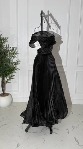 فستان سهره اسود جازار فاخر مع كسرات و وتر لول