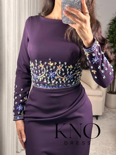 فستان بنفسجي بتطريز ملون انيق