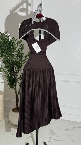 فستان ميدي مخصر مزين بالكريستال