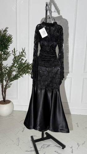 فستان اسود دانتيل بخرز و شك