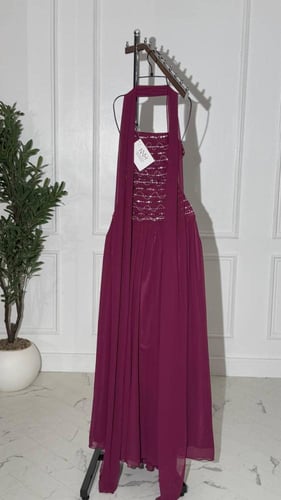 فستان سهره توتي مع شال جورجيت تطريز مباشر