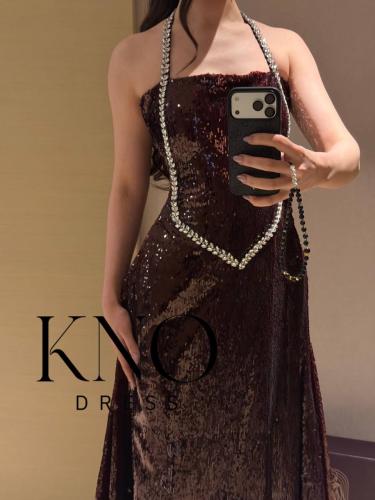 فستان ترتر فاخر مزين بكرستال لامع بإطلالة أنيقة وج...