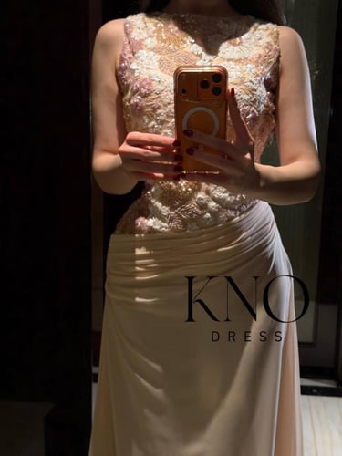 فستان جورجيت ناعم مع ترتر مموج خاص يلمع بإحساس فخم...