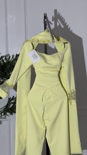 جمبسوت ليموني مطرز مع شال