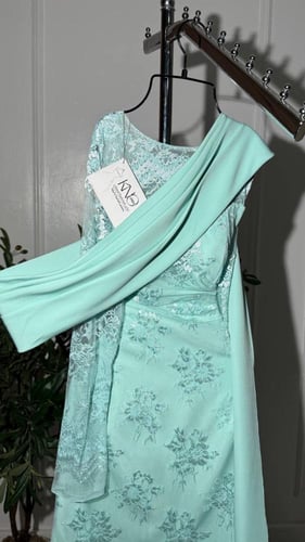 فستان سهرة تيفاني دانتيل وباربي بتطريز أنثوي مع شي...