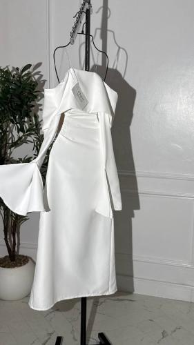 فستان ابيض اوف شولدر بأكمام