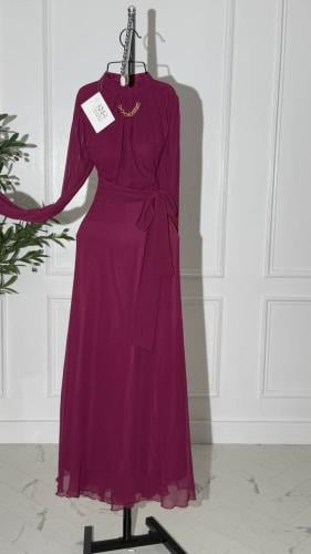 فستان ساتر طويل بأكمام طويلة مع حزام