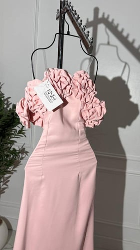 فستان سهره لحمي باربي مع ورود و ذيل