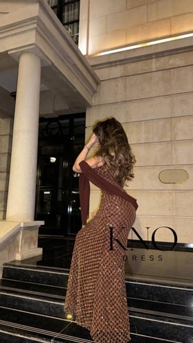 فستان سهرة جورجيت بني مبطن بالكامل