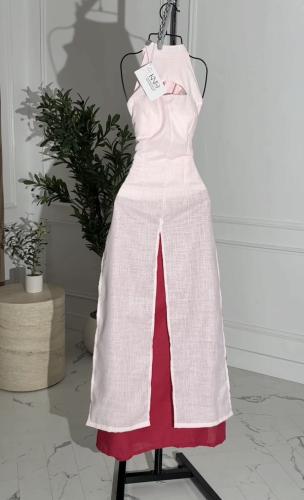 فستان انيق بمزيج من لونين متناسقين