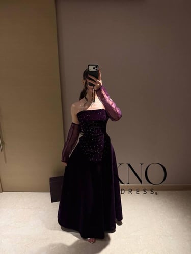 فستان جوخ فاخرة مع لول وتطريز أنيق بتشطيب راقٍ ولم...