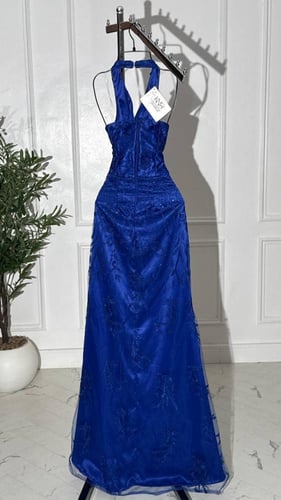 فستان سهره تفته على تل تطريز كمبيوتر مزين بفصوص