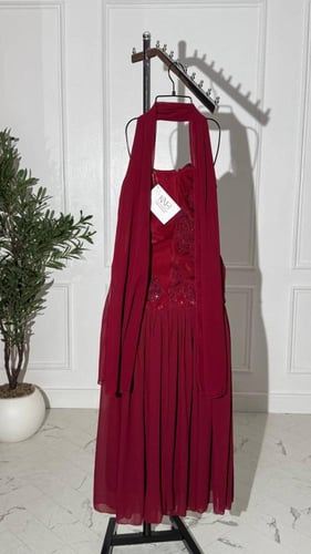 فستان سهره عودي شيفون مزين بخرز و كسرات