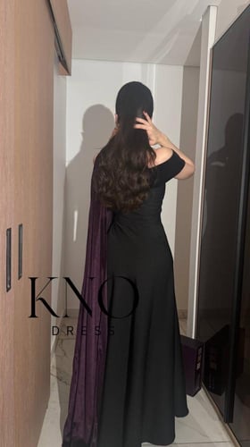 فستان الخامة باربي أسود مع مخمل لافندر فاخر