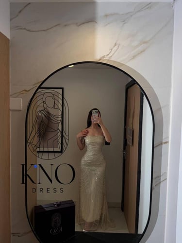 تل بتطريز يدوي مباشر مع لول فاخر وفصوص تمنح الفستا...