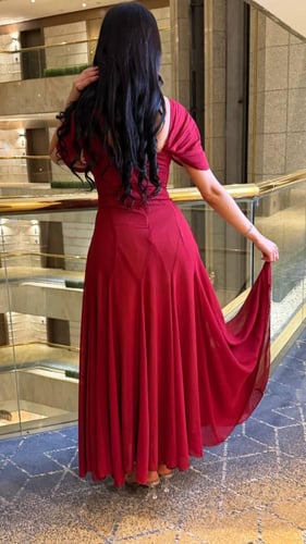 فستان جورجيت مبطن بقصة مكثفة راقية