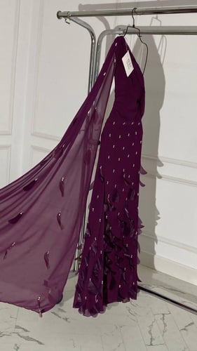 فستان ريما عودي مطرز بنعومة فخمة