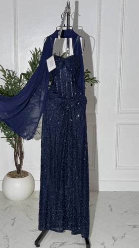 دانتيل فاخر مع كردانة مبطنة وجورجيت كحلي أنيق