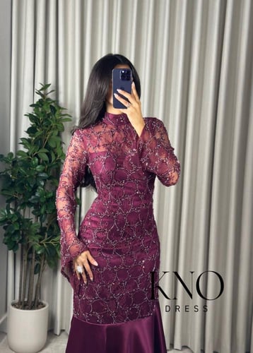 فستان برغندي دانتيل بخرز وشك – فخامة كلاسيكية بلمس...