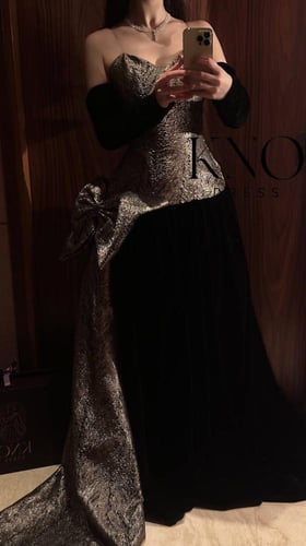 فستان سهرة جوخ جاكار فاخر بتصميم كورسيه وأكمام منف...