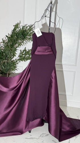 فستان سهره توتي مع ذيل و تطريز