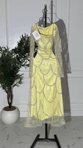 فستان اصفر سلاسل شك مع تفته أنيق وفاخر