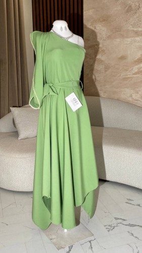 فستان نوال أخضر كتف واحد