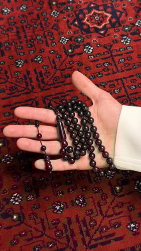 مسبحة بكلايت أسود