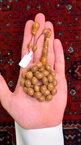 كوك بيضاوي شاهد منقوش