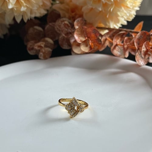 طقم زركون ذو تصميم عصري