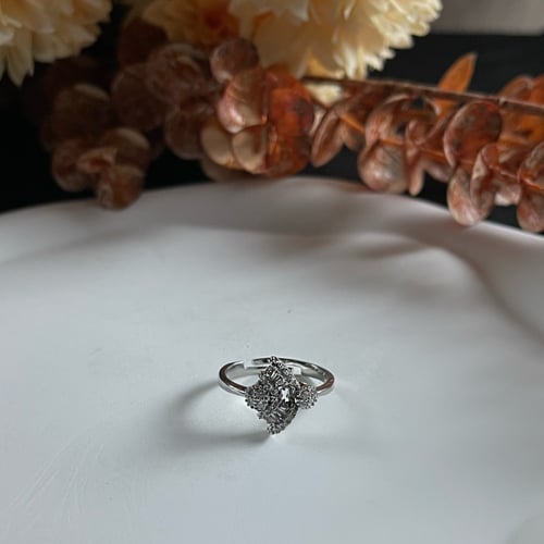 طقم زركون ذو تصميم عصري