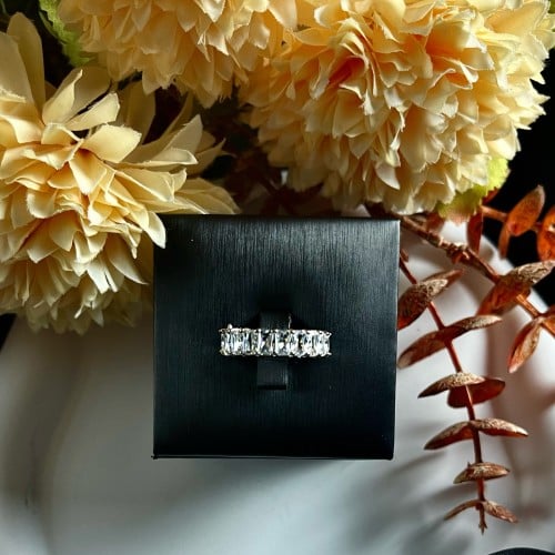 خاتم دبله فضي مرصع بالزركون