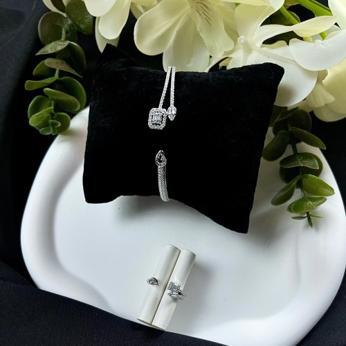 طقم إسوارة وخاتم فضي ناعمه