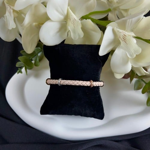 إسوارة جلد فاخرة ( وردي فاتح )