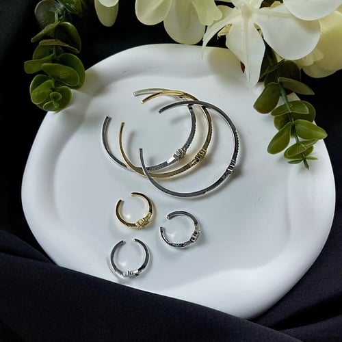 طقم أساور وخواتم شكل فراشة مزين بالزركون