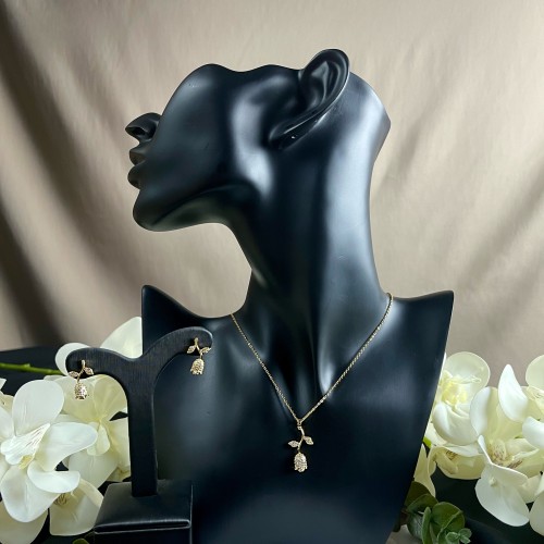 طقم سلسال وحلق تصميم ( وردة )