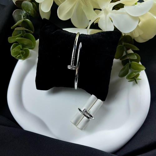 طقم إسوارة وخاتم فضي (cartier)