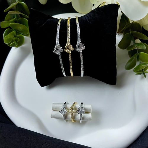 طقم أساور وخواتم شكل فراشة مزين بالزركون